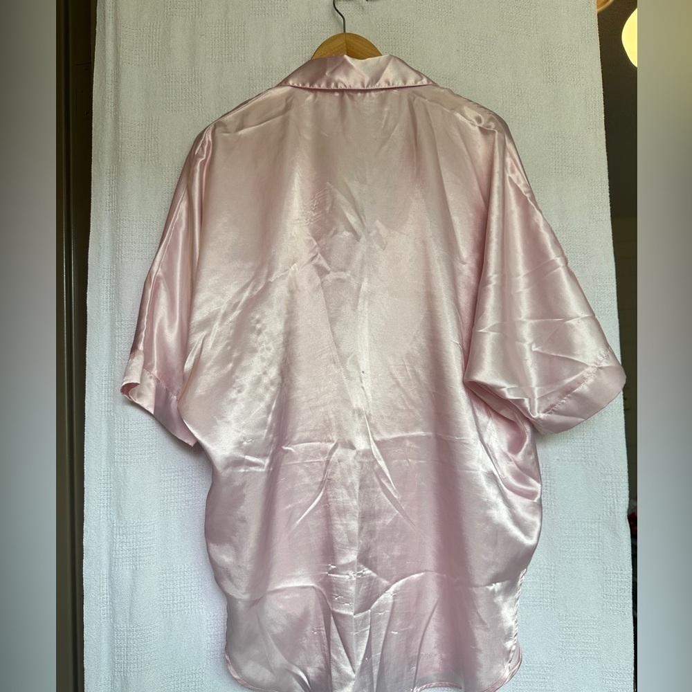 Vintage Silky smooth oversized Pink Button-Up Blouse - Picture 5 of 6